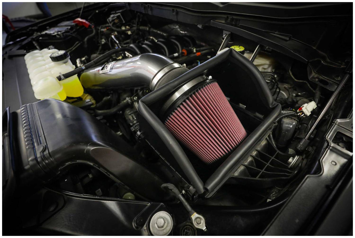 Ｋ K&N 77-3071KS Performance Air Intake System